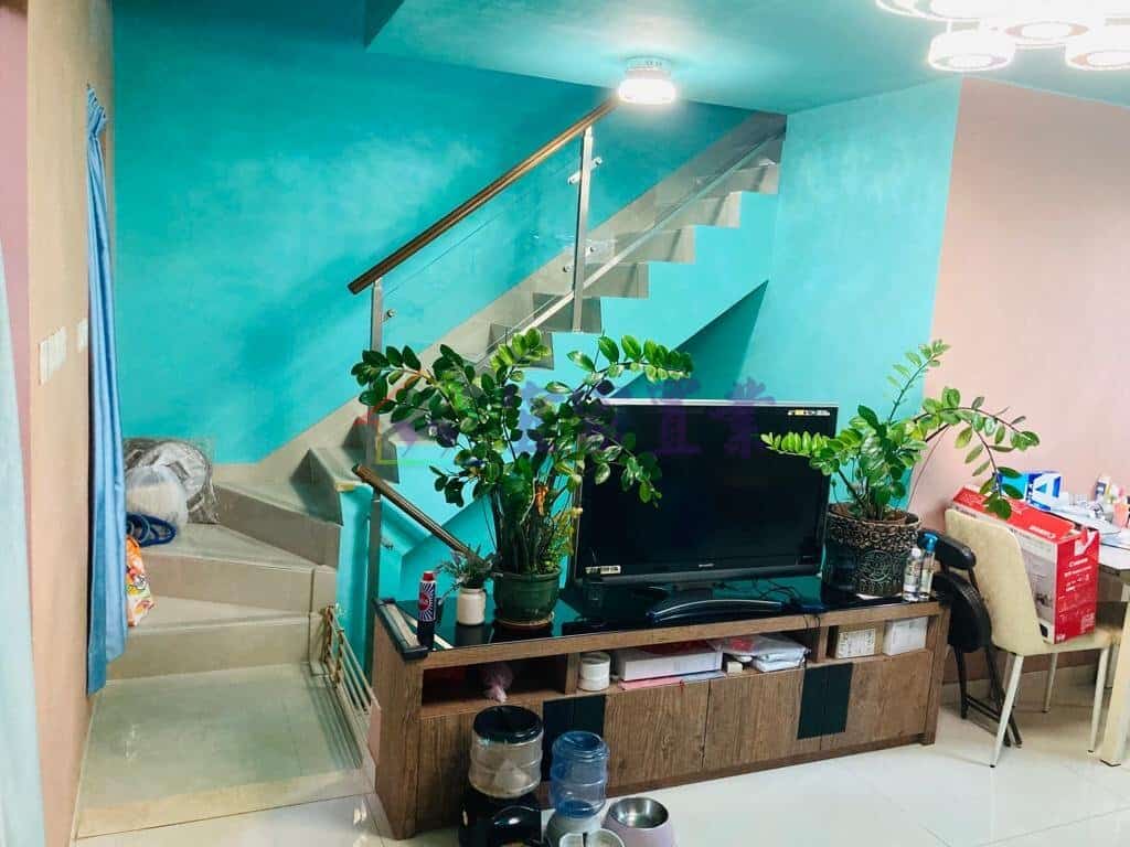 屯門 屯門●獨立樓梯三樓及天台