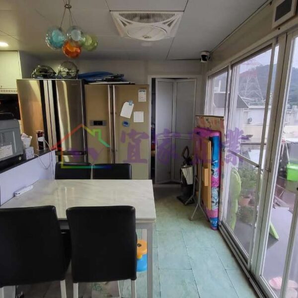 屯門 典柏豪庭●獨立樓梯天台連車位