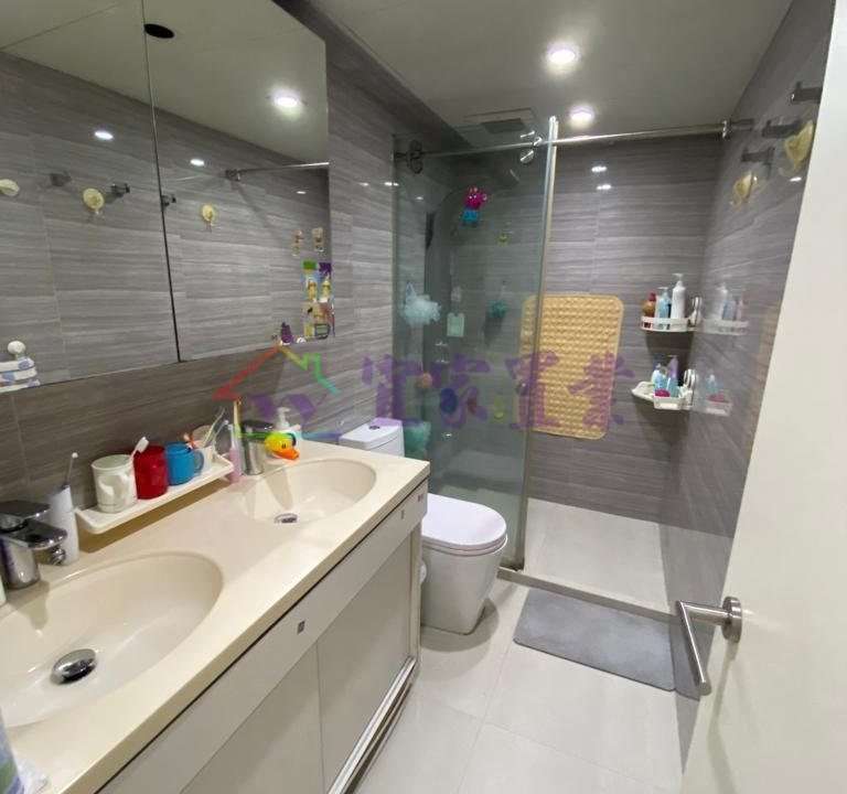 1b1408895a531ac52cf66a60d79ebaa9.jpeg