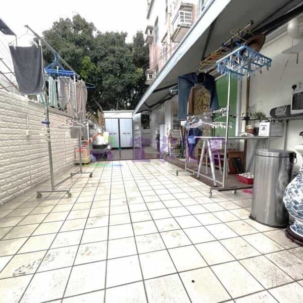元朗 元崗新村●地下入車花園