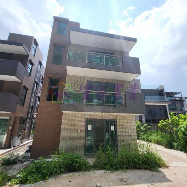 元朗 錦上路路邊全新●地下入車花園
