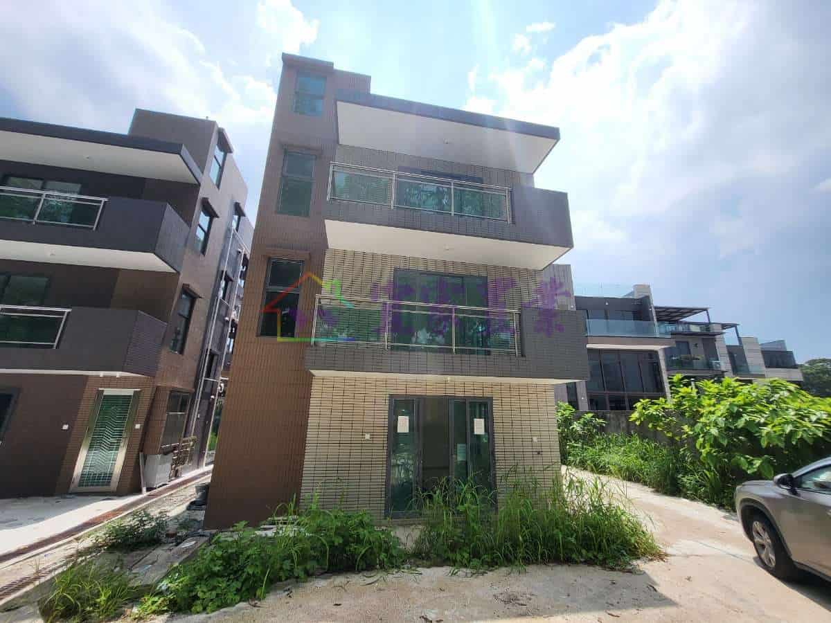 元朗 錦上路路邊全新●地下入車花園