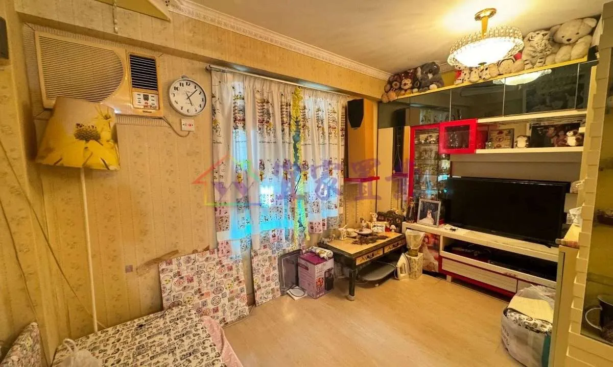 📌 380呎村屋 📌 380呎三樓連380呎天台 📌 上車首選 📌 可步行到天水圍西鐵站