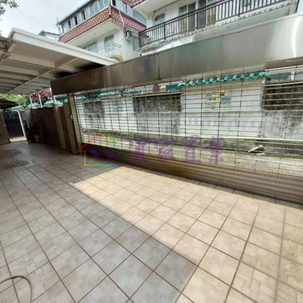 元朗 大棠路邊●地下入車花園