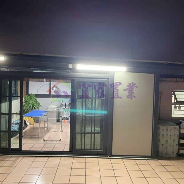 元朗 皇冠花園●三樓天台連車位