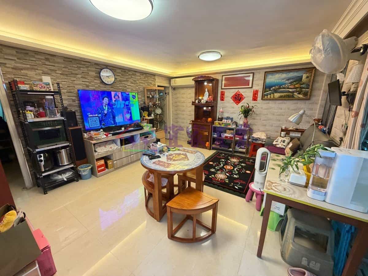 元朗 石湖塘●屋苑式地下入車花園