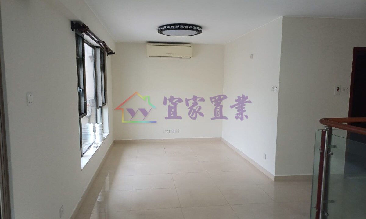 52bb84192a05e63a7722ab9fbf697a3b.jpg