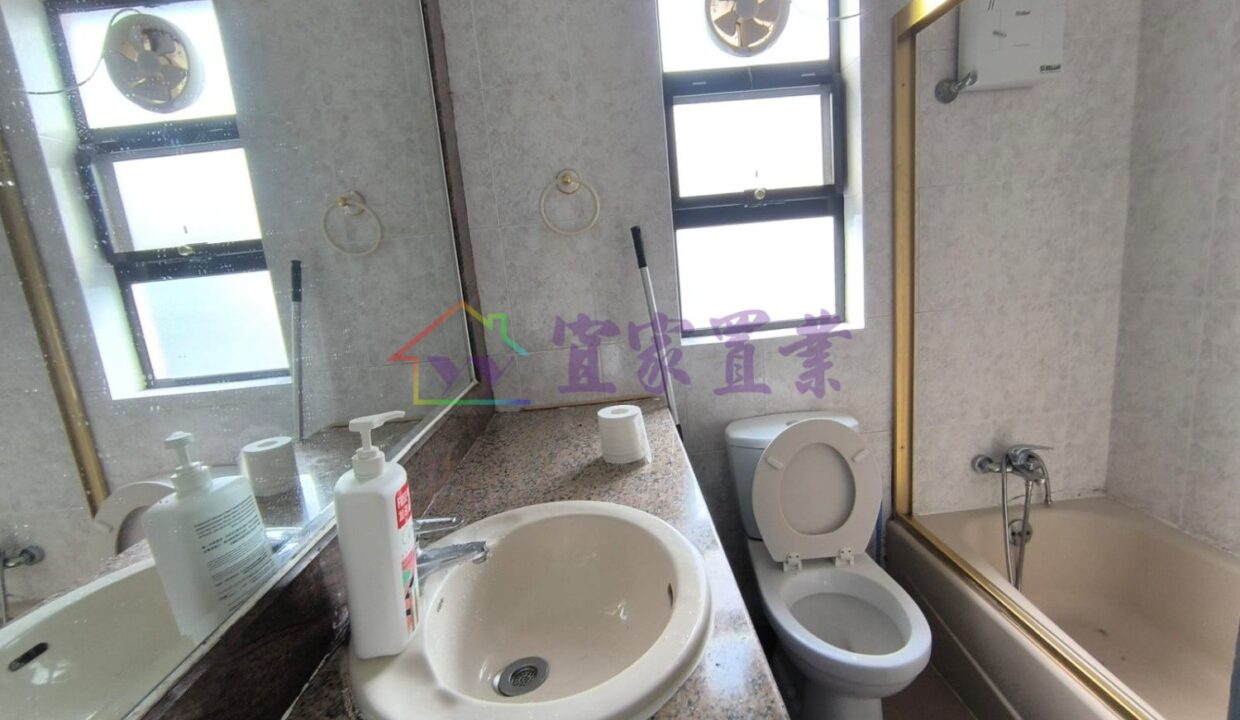 5403e6bd373294e0ccc14ce158bbc892.jpg