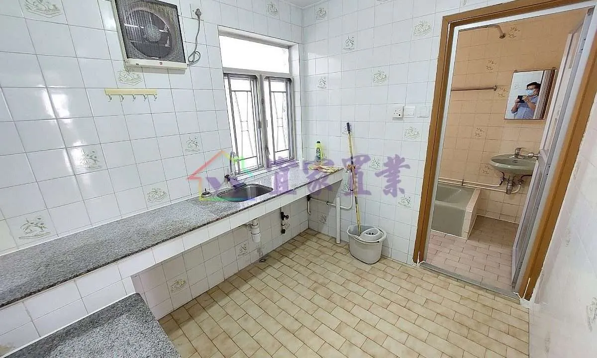 59e3e218bed56b08d4d05f123753f4be.jpg