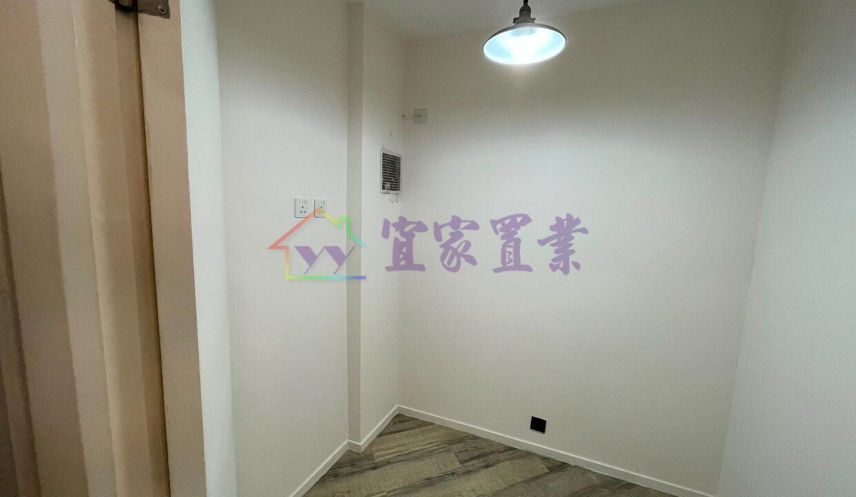 61ed5dec1aa308303f22bc1018203fe9.jpg