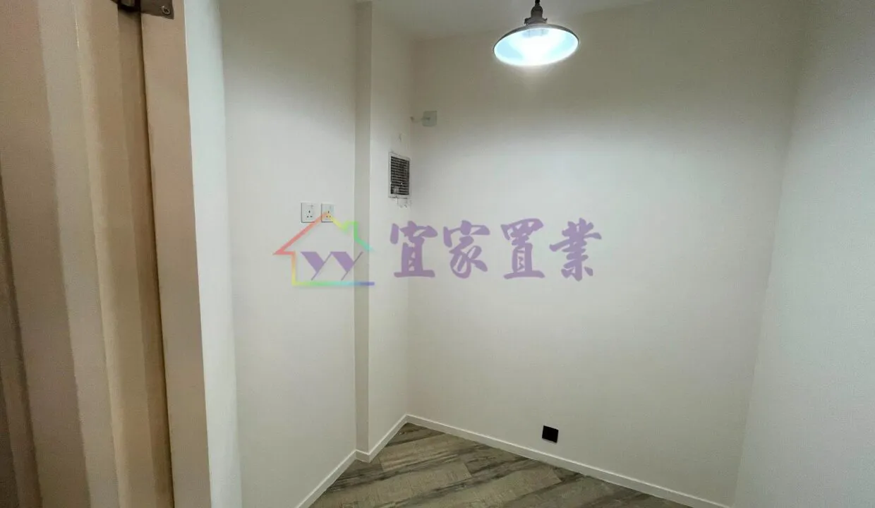 61ed5dec1aa308303f22bc1018203fe9.jpg