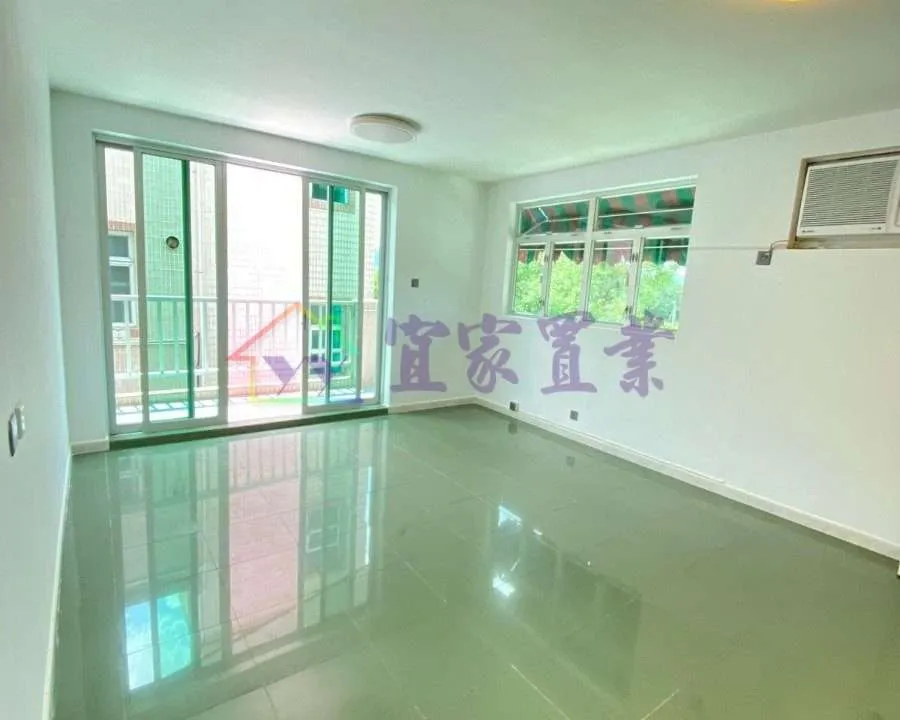 📌 700呎三樓700呎天台 📌 開揚景觀 📌 路邊小巴及巴士往返 📌 可寵物