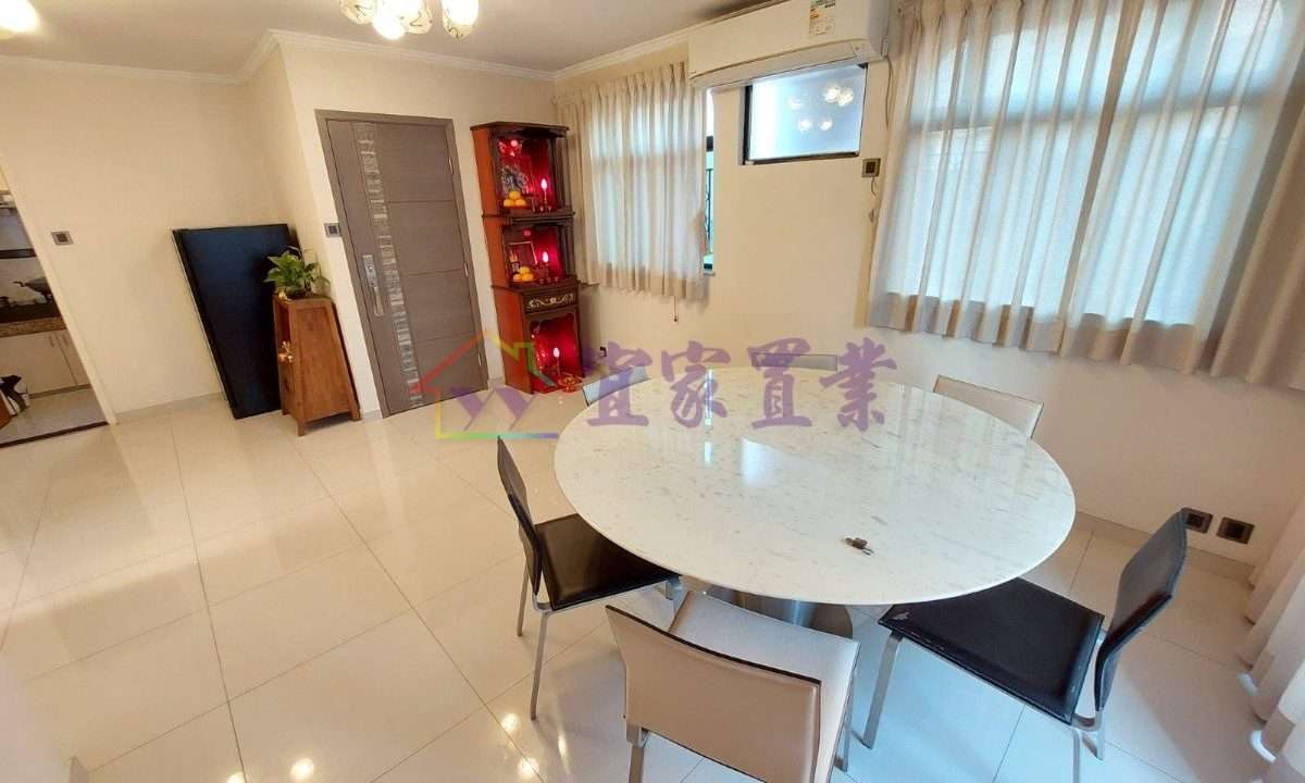 6d8cfb270ff0878e9a805217d925c1eb.jpg