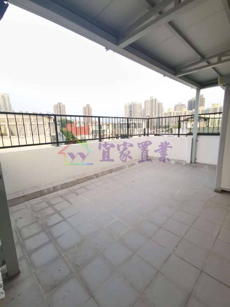 元朗 振華花苑3期●市中心三樓連天台
