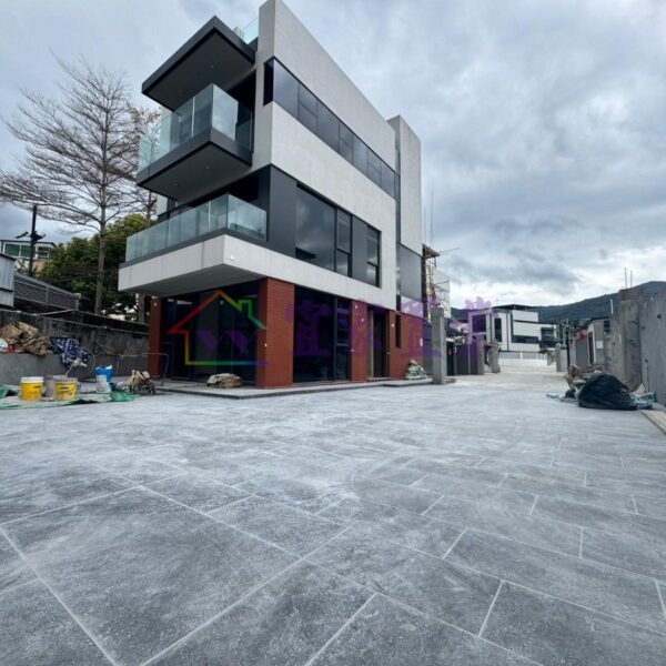元朗 峻朗【全新屋苑】●下複式入車大花園