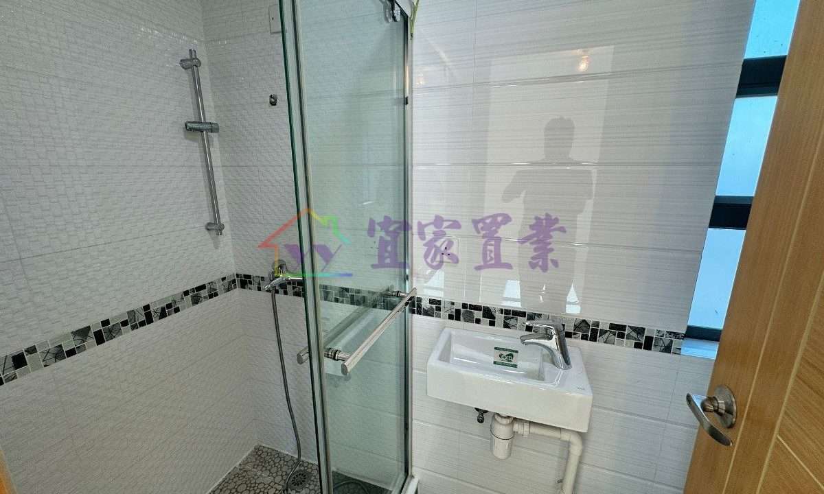 7cb383e49f3ac1221e7c5d0bc21226b5.jpg