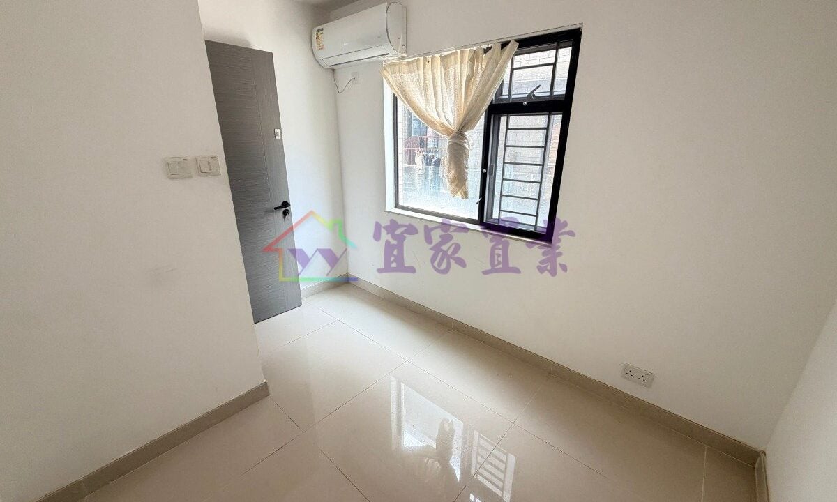 87a3570032584adec3c895e1c7edec10.jpeg