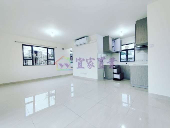 8f30ac1798dfd1197cdcd512b419e358