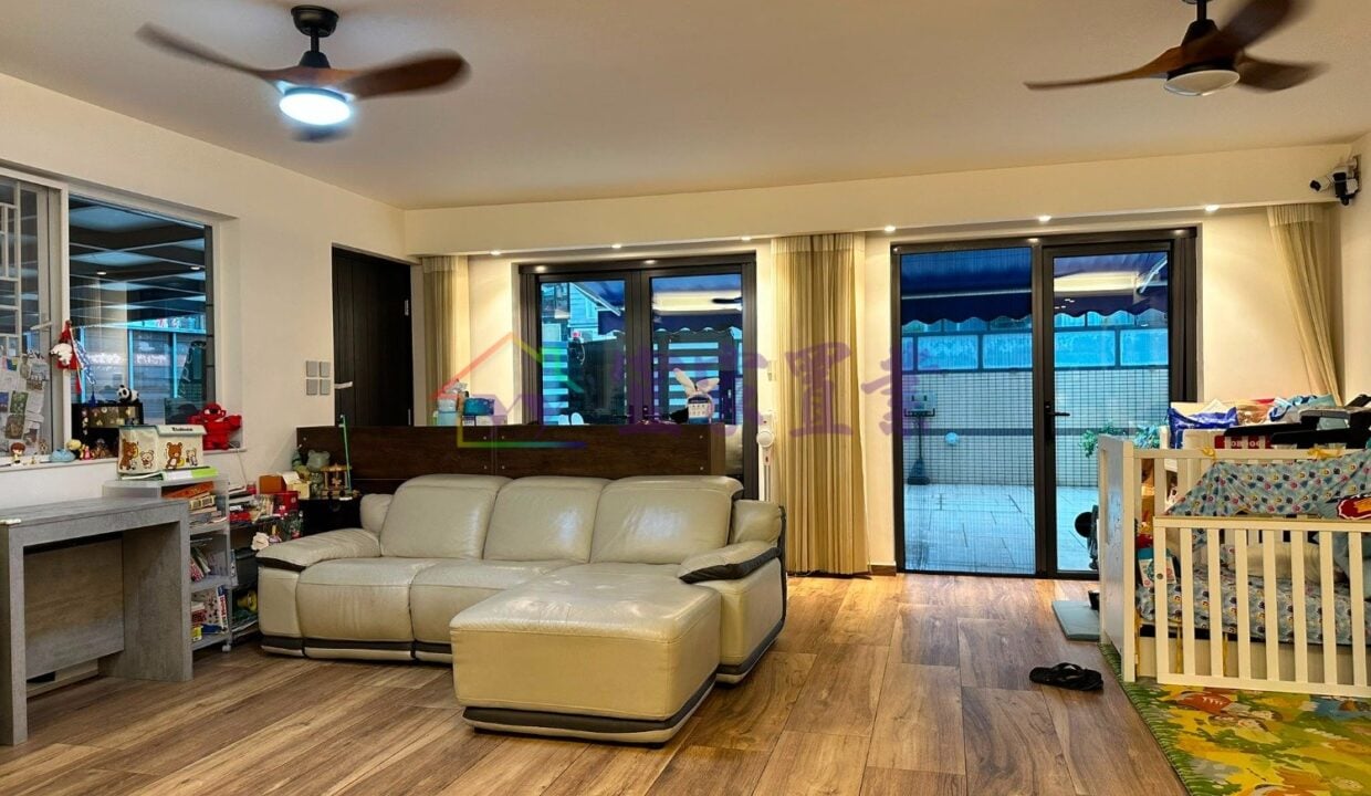 9e4c42058fe83458295ed2bd925d1213.jpg