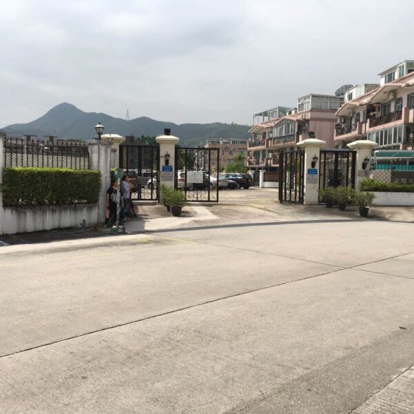元朗 皇冠花園●屋苑式中層連車位