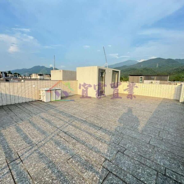 元朗 錦上路全新●三樓天台連車位