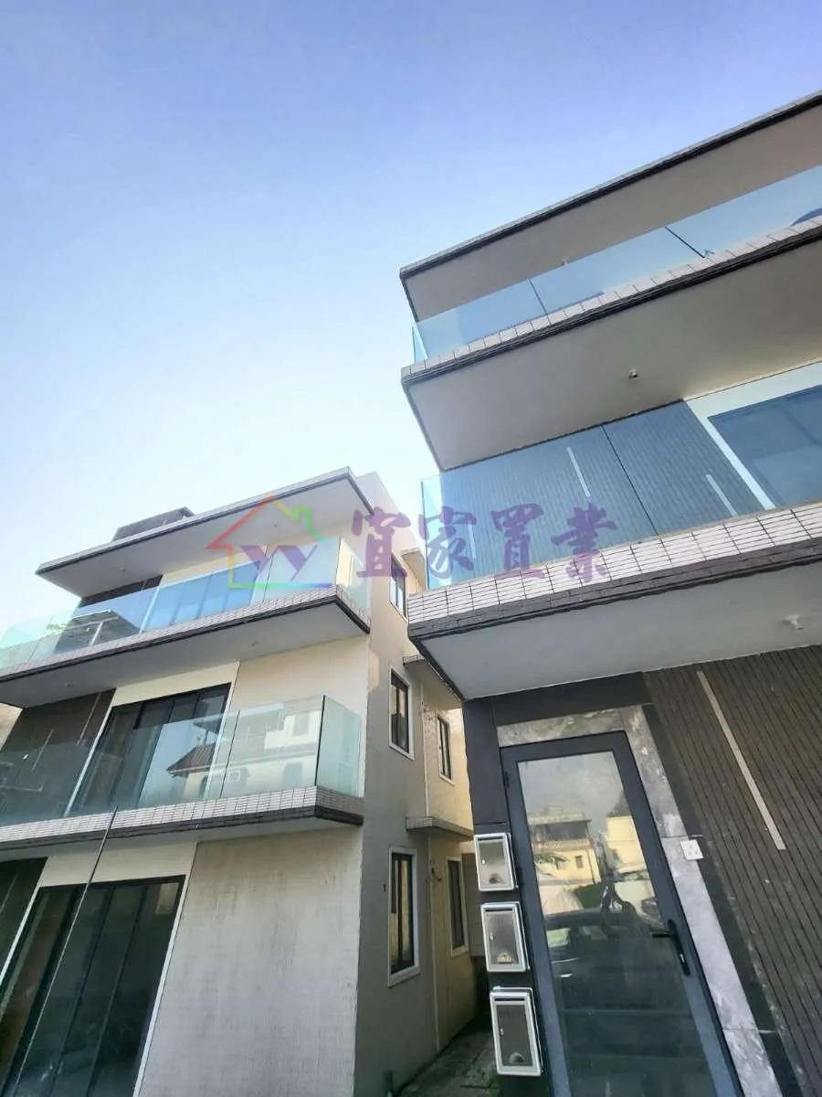 元朗 和富豪庭●全新700呎村屋連入車花園