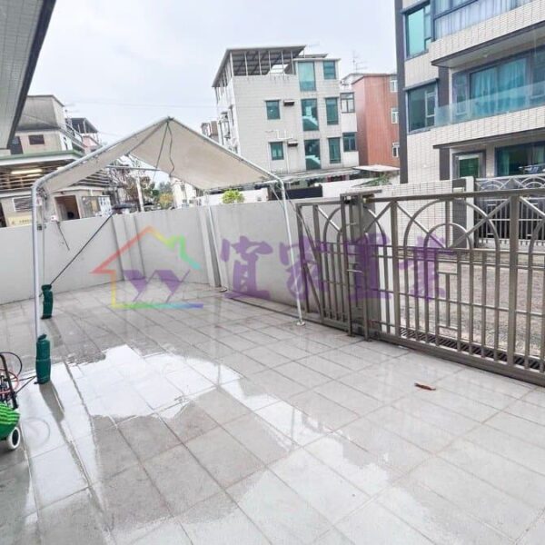元朗 錦上路●地下入車大花園