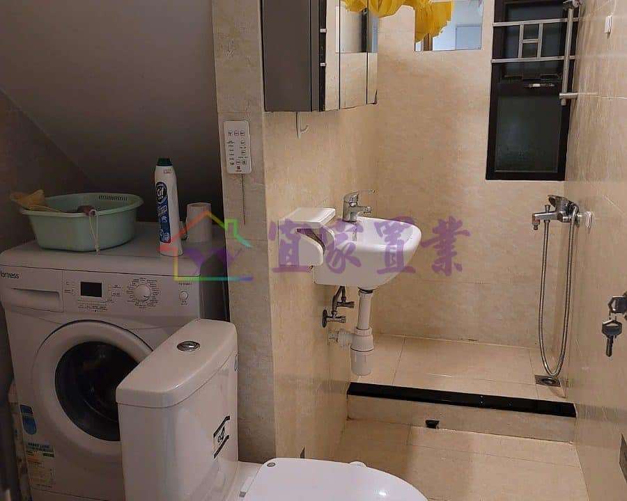 d6c58e41218db3f4658f7b10236aeeff.jpg
