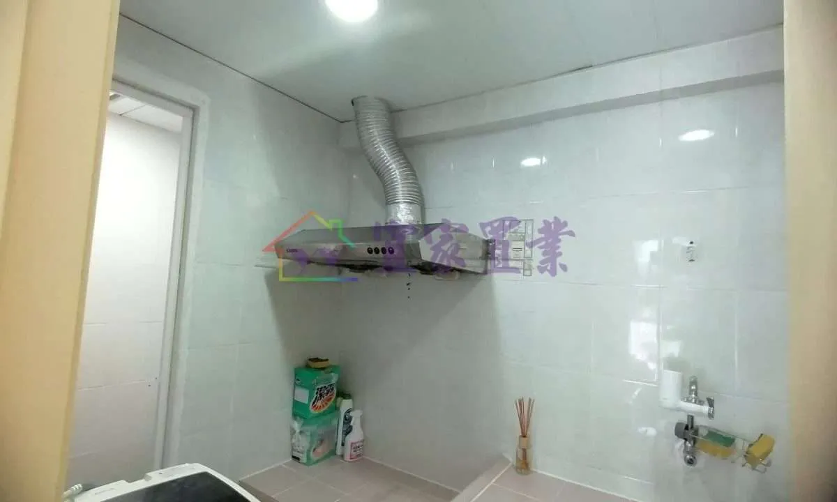 f8c1435ff49f71cbf7b5fcf00827ac0a.jpeg